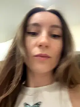 Snapshot of viviandaimond1 chatting on 22, 9, 2025 viviandaimond1 online show from 22, 9, 2025