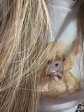 Snapshot of viviandaimond1 chatting on 6, 10, 2025 viviandaimond1 online show from 6, 10, 2025