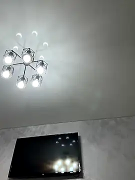 Snapshot of viviandaimond1 chatting on 17, 10, 2025 viviandaimond1 online show from 17, 10, 2025