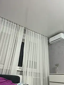 Snapshot of viviandaimond1 chatting on 18, 10, 2025 viviandaimond1 online show from 18, 10, 2025