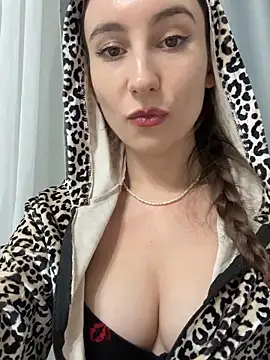 Snapshot of viviandaimond1 chatting on 20, 10, 2025 viviandaimond1 online show from 20, 10, 2025