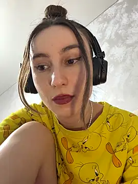 Snapshot of viviandaimond1 chatting on 26, 10, 2025 viviandaimond1 online show from 26, 10, 2025