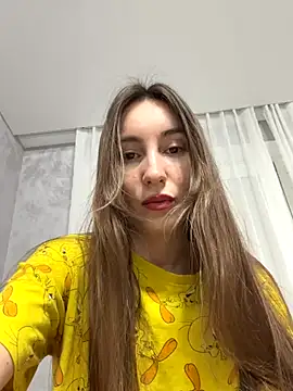 Snapshot of viviandaimond1 chatting on 27, 10, 2025 viviandaimond1 online show from 27, 10, 2025