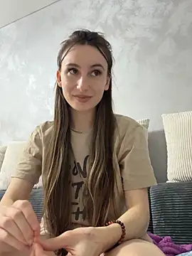 Snapshot of viviandaimond1 chatting on 17, 11, 2025 viviandaimond1 online show from 17, 11, 2025