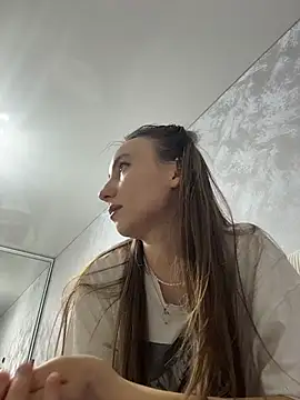 Snapshot of viviandaimond1 chatting on 30, 11, 2025 viviandaimond1 online show from 30, 11, 2025