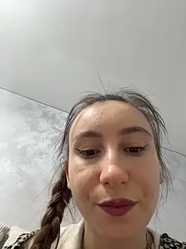 Snapshot of viviandaimond1 chatting on 2, 12, 2025 viviandaimond1 online show from 2, 12, 2025