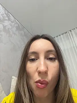 Snapshot of viviandaimond1 chatting on 5, 2, 2026 viviandaimond1 online show from 5, 2, 2026