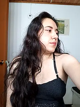 Emi chik online show from 5, 2, 2026