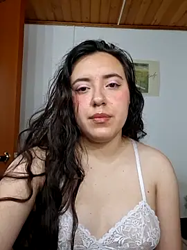 Emi chik online show from 15, 3, 2026