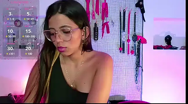 Snapshot of Megaan_Greey chatting on 19, 12, 2024 Megaan Greey online show from 19, 12, 2024