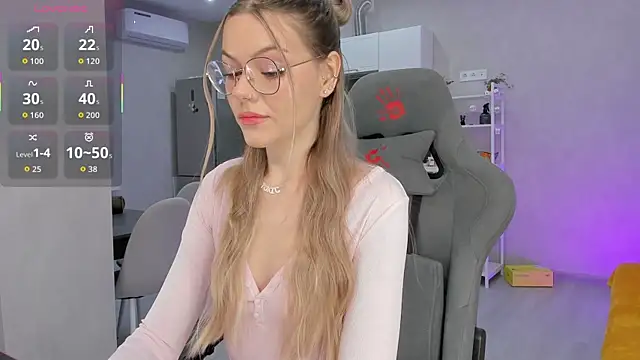 Marta May  online show from 15, 4, 2026