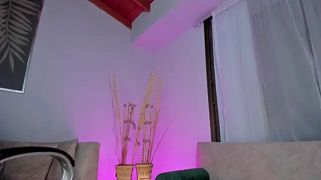 KatieNolan 1 online show from 20, 2, 2025