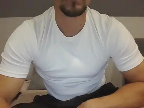 Snapshot of LoveEveryWet chatting on 3, 10, 2025 LoveEveryWet online show from 3, 10, 2025