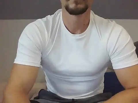 Snapshot of LoveEveryWet chatting on 6, 10, 2025 LoveEveryWet online show from 6, 10, 2025