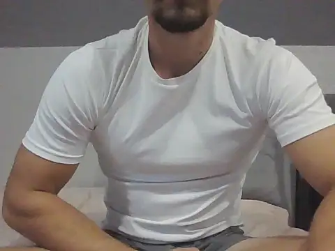 Snapshot of LoveEveryWet chatting on 7, 10, 2025 LoveEveryWet online show from 7, 10, 2025