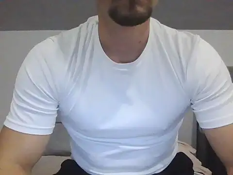 Snapshot of LoveEveryWet chatting on 8, 10, 2025 LoveEveryWet online show from 8, 10, 2025