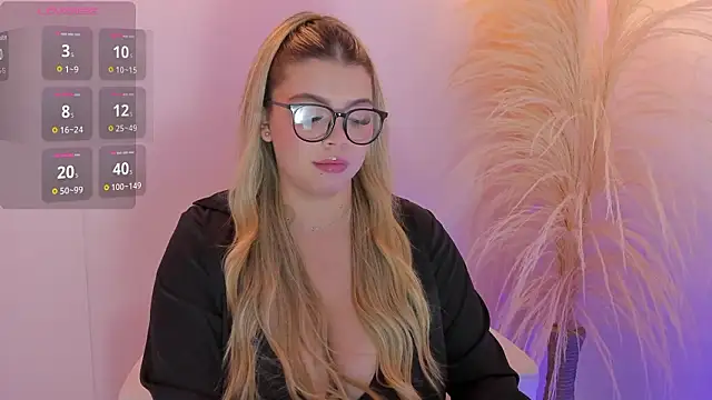 Snapshot of thaliafox_ chatting on 6, 2, 2026 thaliafox online show from 6, 2, 2026