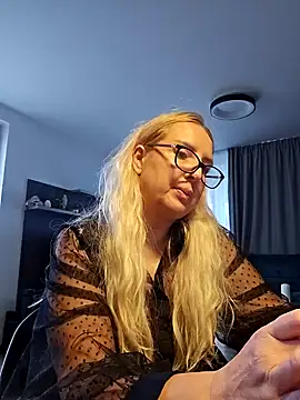 Snapshot of MariaRichi_ chatting on 26, 2, 2025 MariaRichi online show from 26, 2, 2025