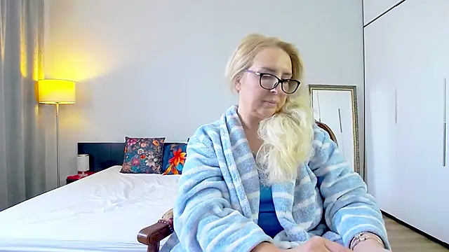 Snapshot of MariaRichi_ chatting on 7, 3, 2025 MariaRichi online show from 7, 3, 2025