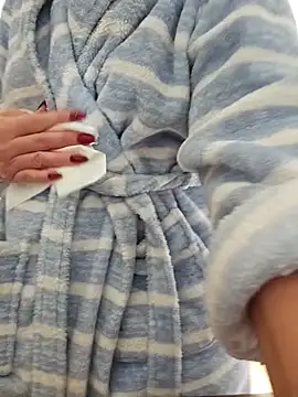 Snapshot of MariaRichi_ chatting on 8, 3, 2025 MariaRichi online show from 8, 3, 2025