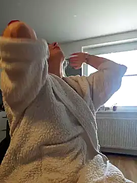 Snapshot of MariaRichi_ chatting on 12, 3, 2025 MariaRichi online show from 12, 3, 2025