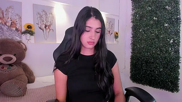 Snapshot of Ashley_Evans18 chatting on 24, 10, 2025 Ashley Evans18 online show from 24, 10, 2025