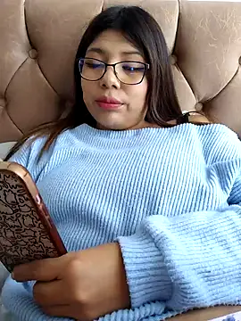 ARIANA SAENS online show from 5, 2, 2025