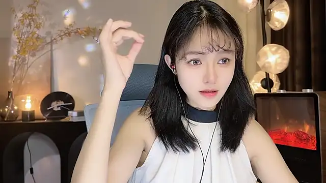 Snapshot of xiaodaibabyy chatting on 5, 1, 2025 xiaodaibabyy online show from 5, 1, 2025