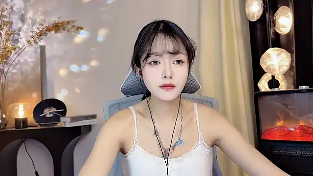 Snapshot of xiaodaibabyy chatting on 2, 2, 2025 xiaodaibabyy online show from 2, 2, 2025