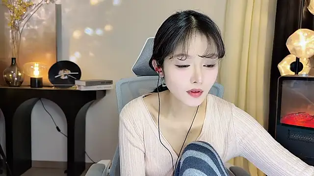 Snapshot of xiaodaibabyy chatting on 4, 2, 2025 xiaodaibabyy online show from 4, 2, 2025