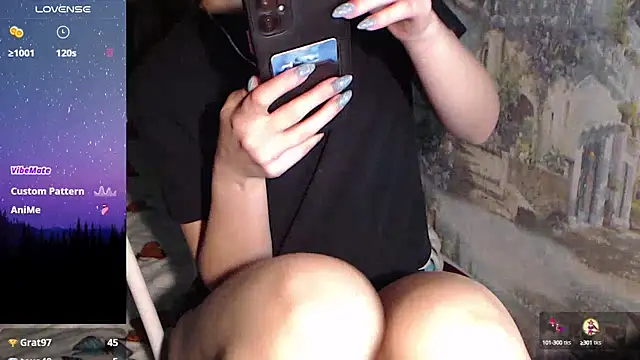 Snapshot of -LauraGold- chatting on 9, 1, 2025 -LauraGold- online show from 9, 1, 2025