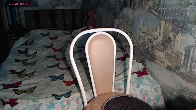 Snapshot of -LauraGold- chatting on 11, 1, 2025 -LauraGold- online show from 11, 1, 2025