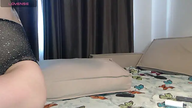 Snapshot of -LauraGold- chatting on 17, 2, 2025 -LauraGold- online show from 17, 2, 2025