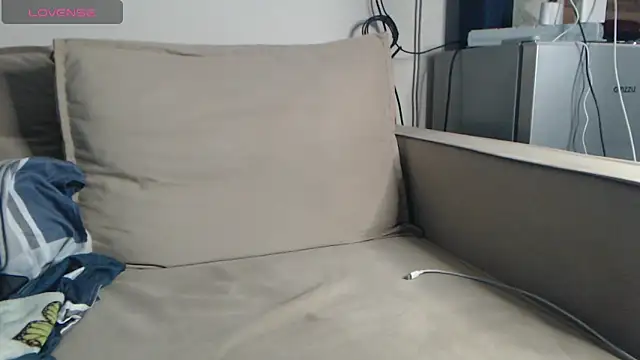 Snapshot of -LauraGold- chatting on 1, 3, 2025 -LauraGold- online show from 1, 3, 2025