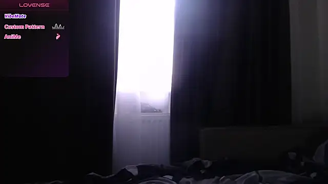 Snapshot of -LauraGold- chatting on 12, 3, 2025 -LauraGold- online show from 12, 3, 2025