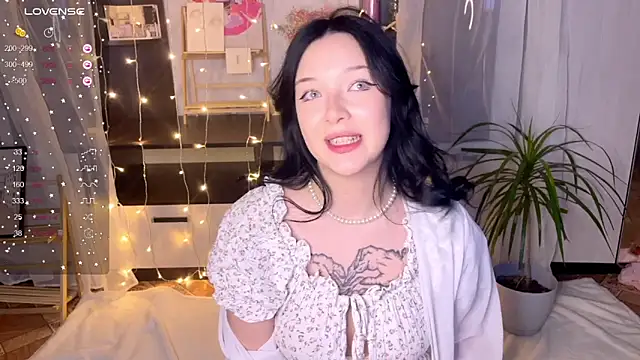 EmmaKittyCat online show from 29, 11, 2025