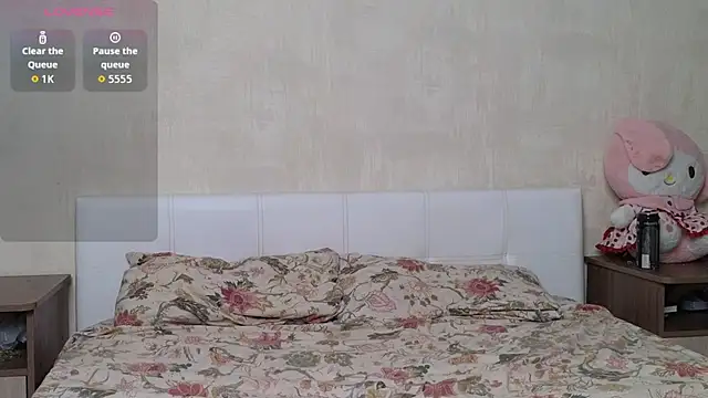 Snapshot of Betty_Blamee chatting on 13, 10, 2025 Betty Blamee online show from 13, 10, 2025