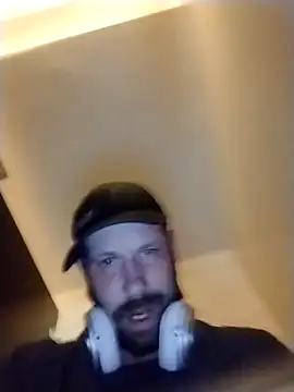 axelongshaft69 online show from 16, 4, 2026