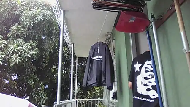 Jestebanano online show from 15, 4, 2026