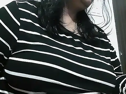 Queen of boobs01 online show from 22, 3, 2026