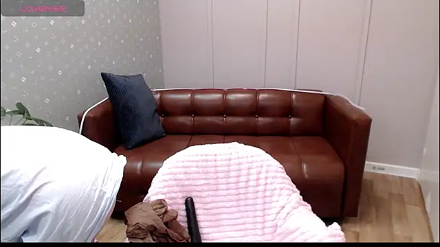 Cutie Erikaa1 online show from 17, 12, 2025