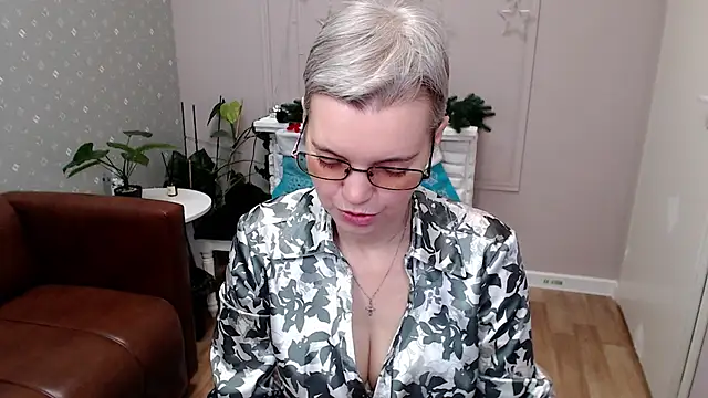 Cutie Erikaa1 online show from 18, 1, 2026