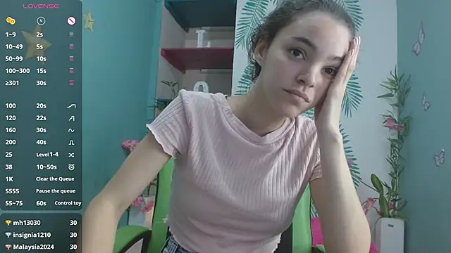 Mia-kalinfa online show from 4, 12, 2024