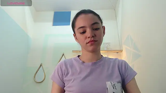 Mia-kalinfa online show from 17, 2, 2025