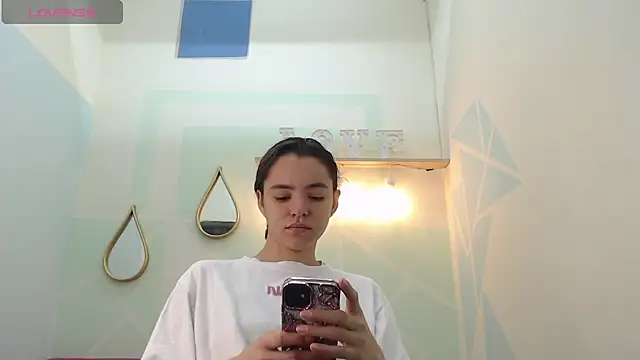 Mia-kalinfa online show from 27, 2, 2025