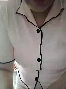 Snapshot of nadageorge chatting on 13, 12, 2024 nadageorge online show from 13, 12, 2024