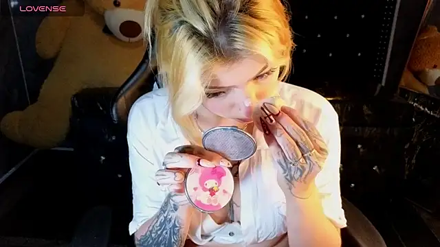 Snapshot of Kitty_fox_b chatting on 26, 2, 2026 Kitty fox b online show from 26, 2, 2026