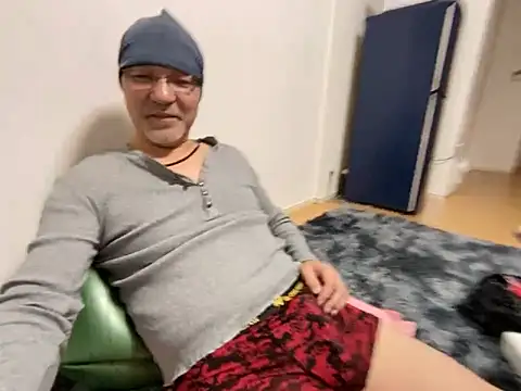 Snapshot of Grandpa29hijii chatting on 3, 2, 2025 Grandpa29hijii online show from 3, 2, 2025