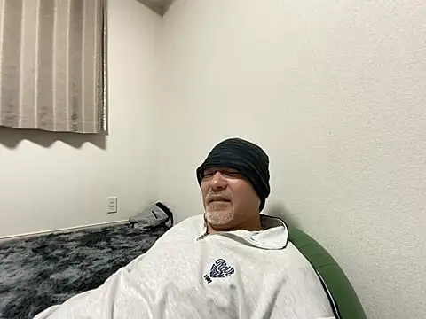 Snapshot of Grandpa29hijii chatting on 6, 3, 2025 Grandpa29hijii online show from 6, 3, 2025