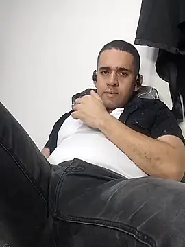 CRISTHIAN GREY01 online show from 13, 2, 2025